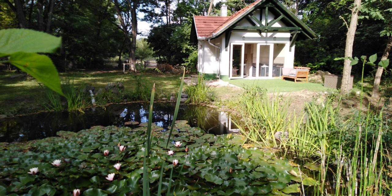 Hotel Hunor Lovastanya Kunbaracs Esterno foto